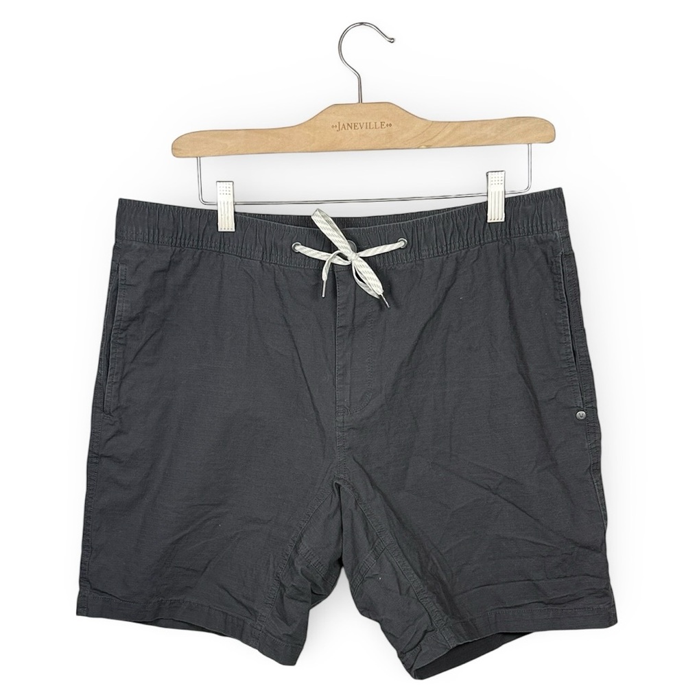 Vuori Men’s Ripstop 7-1/2” Shorts in Gray M-376 Sz XL